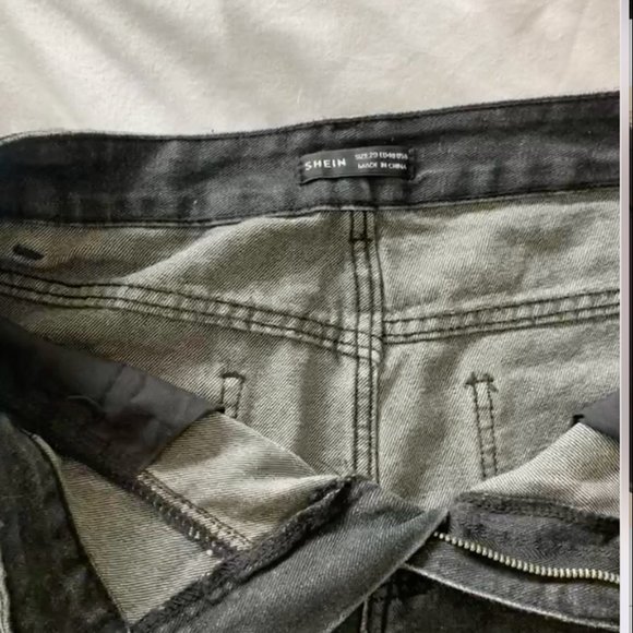 NWT High Waisted Black Denim Shorts - Picture 4 of 4